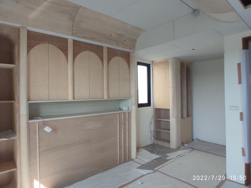系統櫃結合木作門片